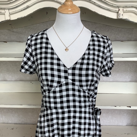 Checkered Summer Dress - Picture 2 of 12